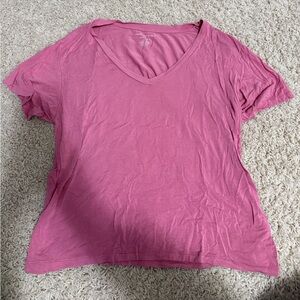 American Eagle Outfitters Mauve V-Neck Tee